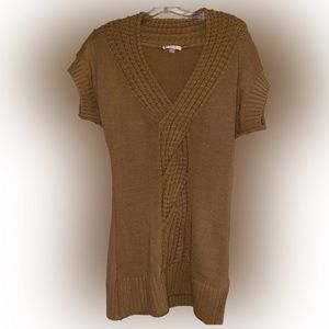 Romeo & Juliet Couture Short Sleeve Tunic Sweater Camel/Brown size L